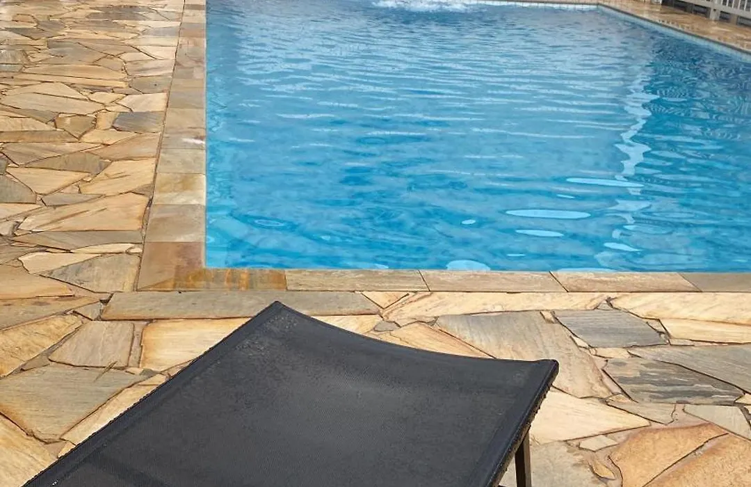 Apto 22E ar condicionado e ventilador, 2 quartos, churrasqueira, elevador e piscina-1